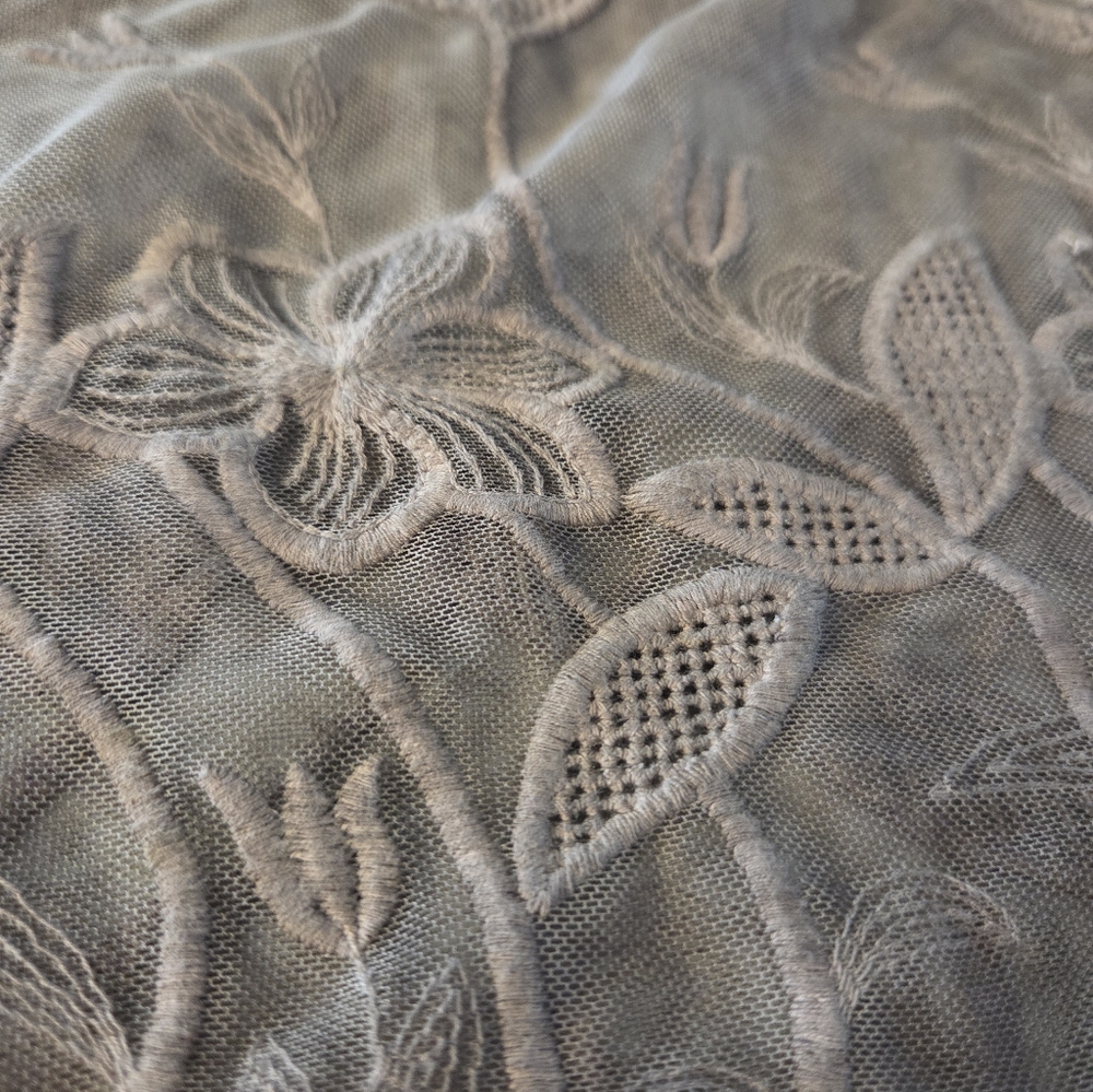 Made In Italy Sheer Floral Embroidered Gorgeous Taupe Tank Top - Picture 2 of 4
